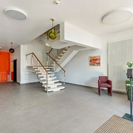 Huber Living Basic 109 شقة جيرميرنج